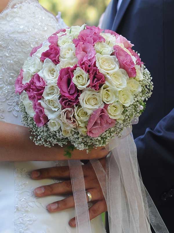 https://www.divawedding.com.tr/wp-content/uploads/2017/01/izmir-dugun-icin-el-buketi-diva-wedding-20.jpg