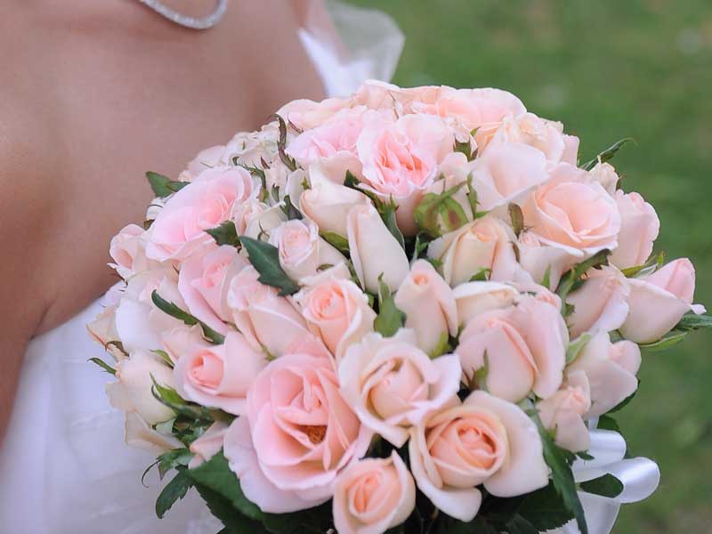 https://www.divawedding.com.tr/wp-content/uploads/2017/01/izmir-dugun-icin-el-buketi-diva-wedding-30.jpg