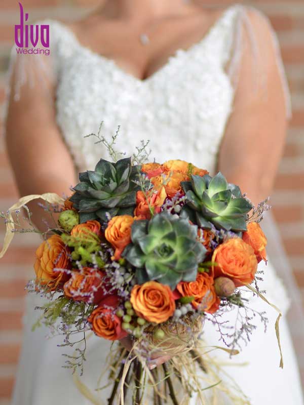 https://www.divawedding.com.tr/wp-content/uploads/2017/01/izmir-dugun-icin-el-buketi-diva-wedding-53.jpg