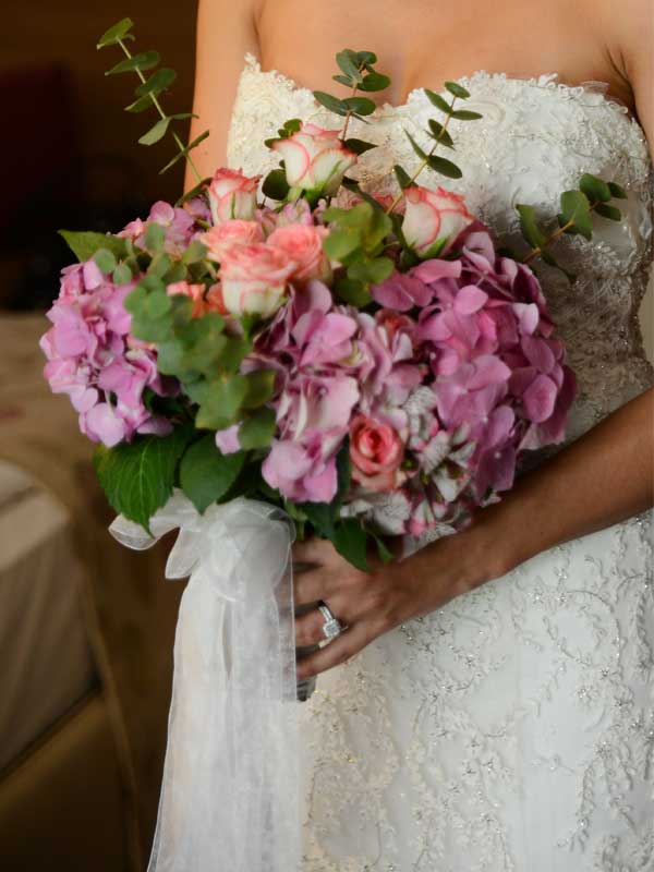 https://www.divawedding.com.tr/wp-content/uploads/2017/01/izmir-dugun-icin-el-buketi-diva-wedding.jpg