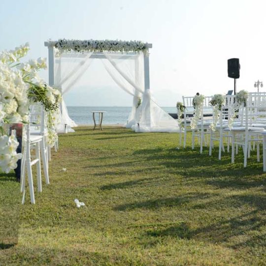 https://www.divawedding.com.tr/wp-content/uploads/2017/01/nikah-alani-organizasyonlari-izmir-wedding-16-540x540.jpg