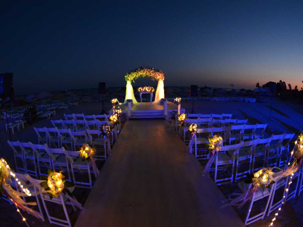 https://www.divawedding.com.tr/wp-content/uploads/2017/01/nikah-alani-organizasyonlari-izmir-wedding-4.jpg