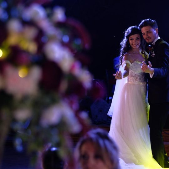 https://www.divawedding.com.tr/wp-content/uploads/2018/08/oykuakin-540x540.jpg